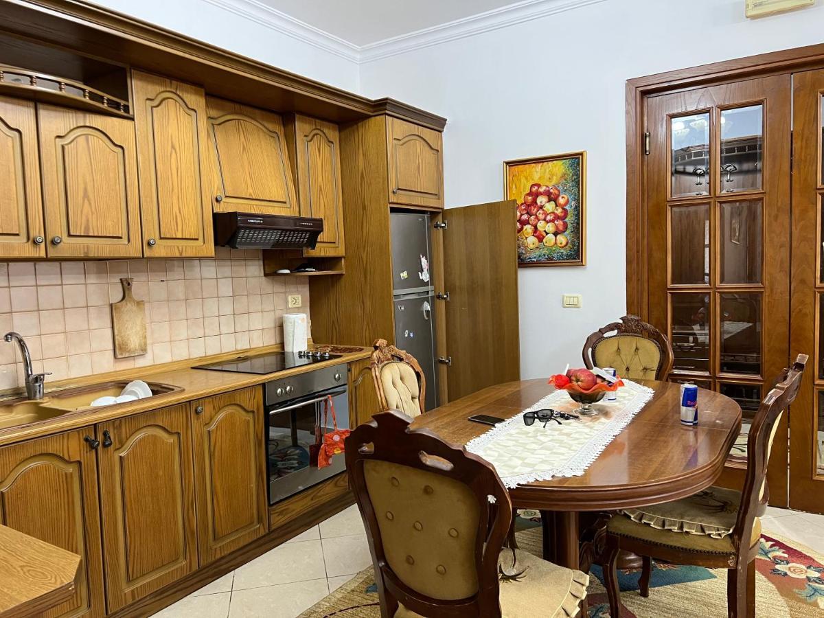 Entire Apartment Castle View Μπεράτ Εξωτερικό φωτογραφία