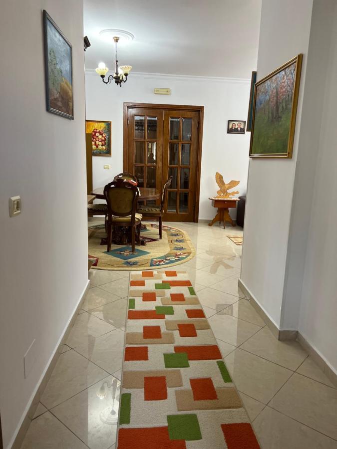 Entire Apartment Castle View Μπεράτ Εξωτερικό φωτογραφία
