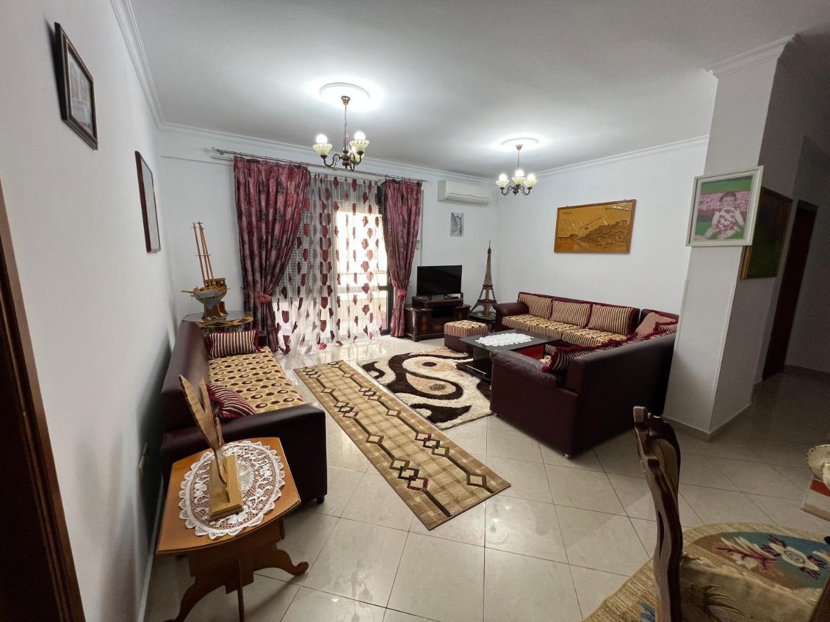 Entire Apartment Castle View Μπεράτ Εξωτερικό φωτογραφία