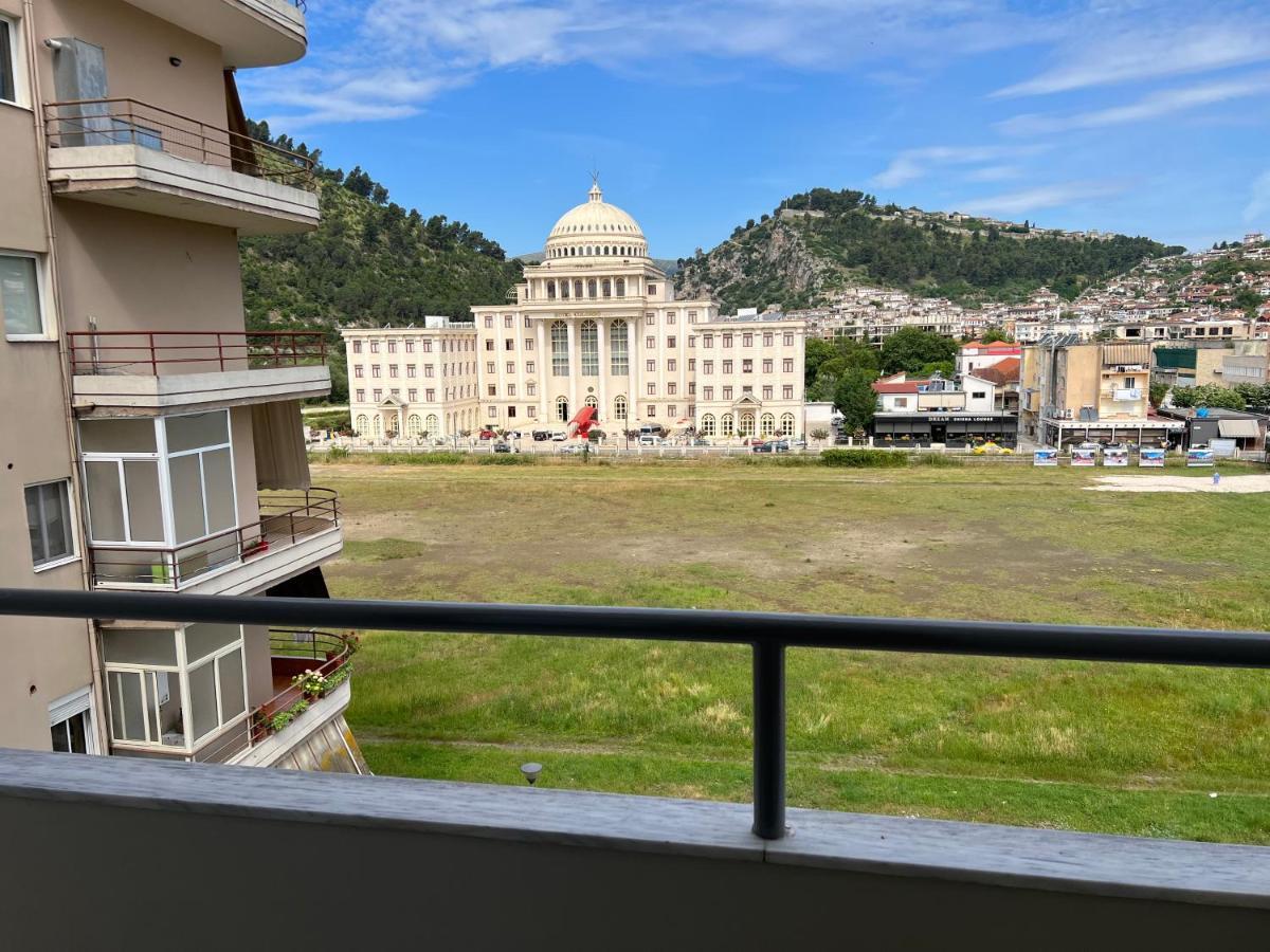 Entire Apartment Castle View Μπεράτ Εξωτερικό φωτογραφία