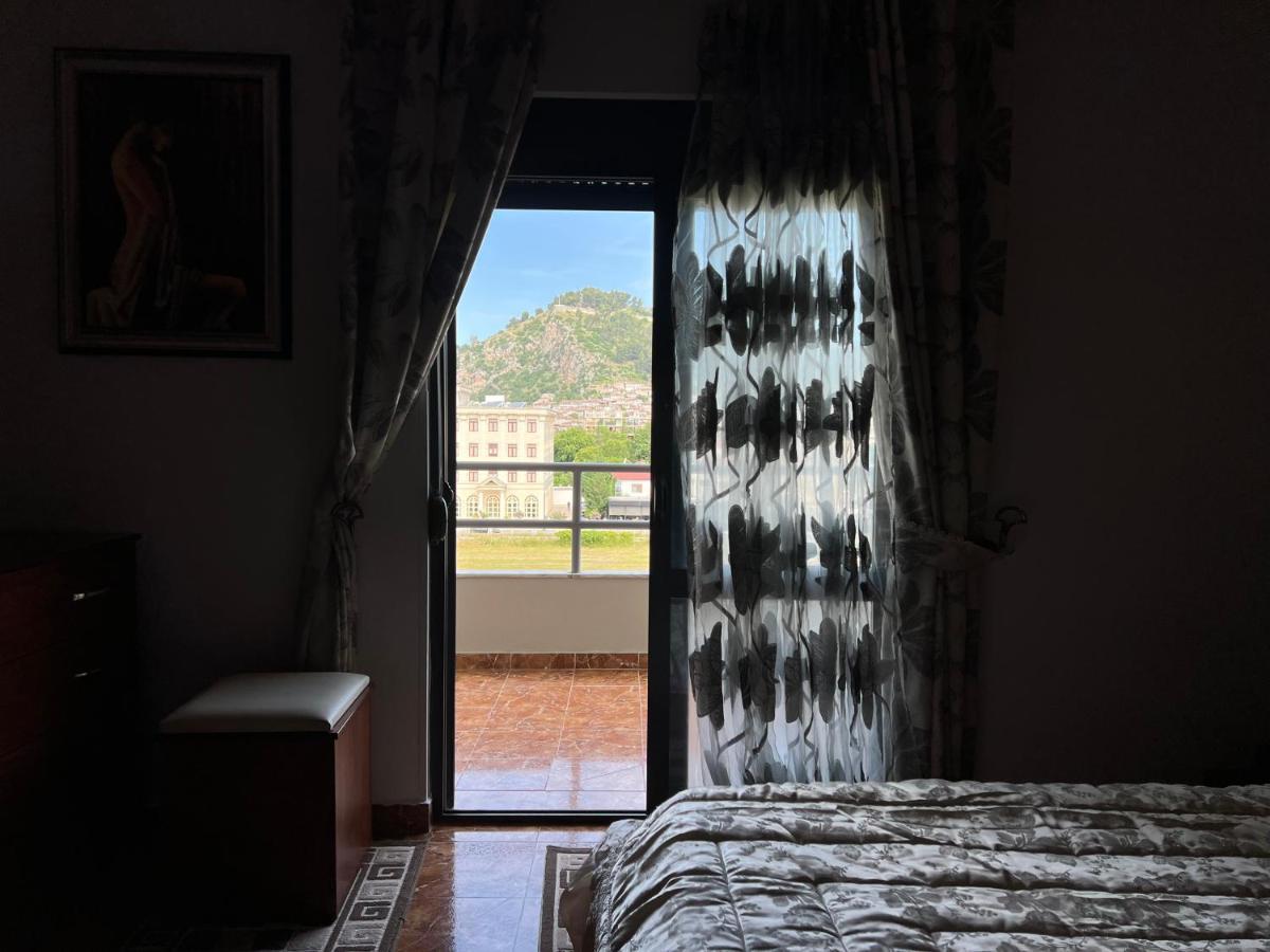 Entire Apartment Castle View Μπεράτ Εξωτερικό φωτογραφία