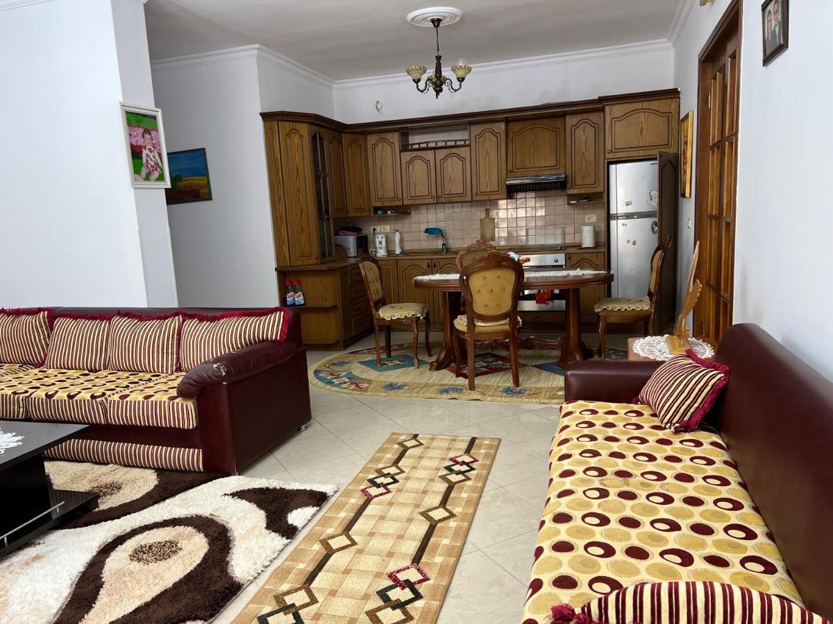 Entire Apartment Castle View Μπεράτ Εξωτερικό φωτογραφία